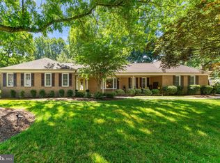 10835 Oakcrest Ct, Fairfax, VA 22030