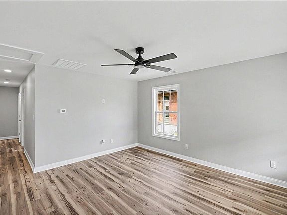 5th image of 120 Elizabeth St