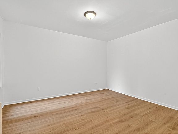 5th image of 270 Harrison Ave APT 207