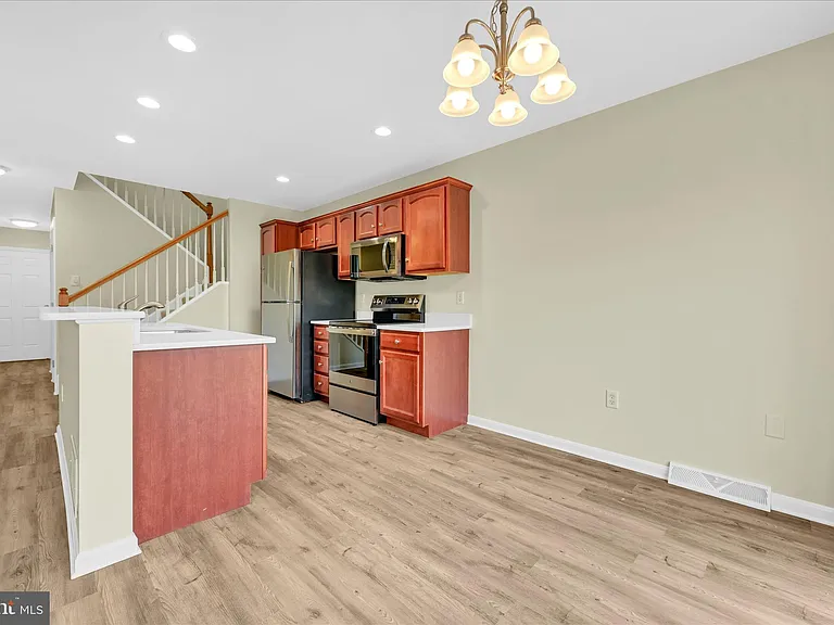 640 Courthouse Cir — Photo 9