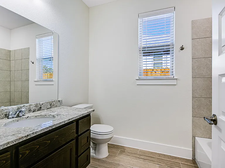 450 Parkline Dr — Photo 12