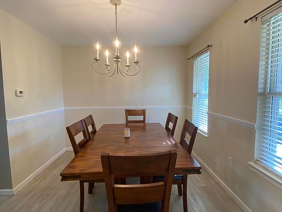 3rd image of 2137 Glenview Dr