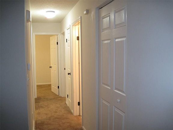 4th image of 10413 S Park Dr