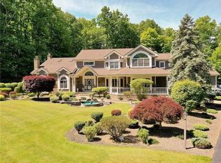 55 Pine Creek Ln, Rochester, NY 14626