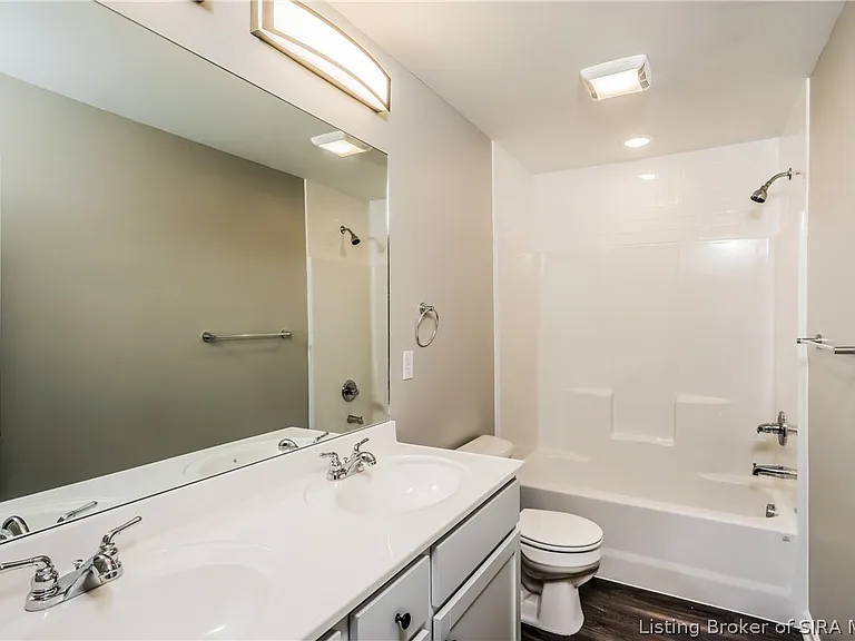 2063 N Sarah Dr — Photo 14
