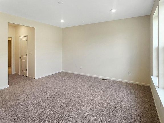 4th image of 431 Lee Pl