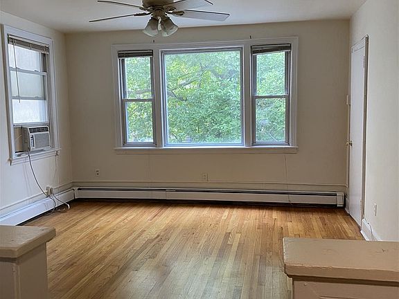 4th image of 610 Jefferson St #2