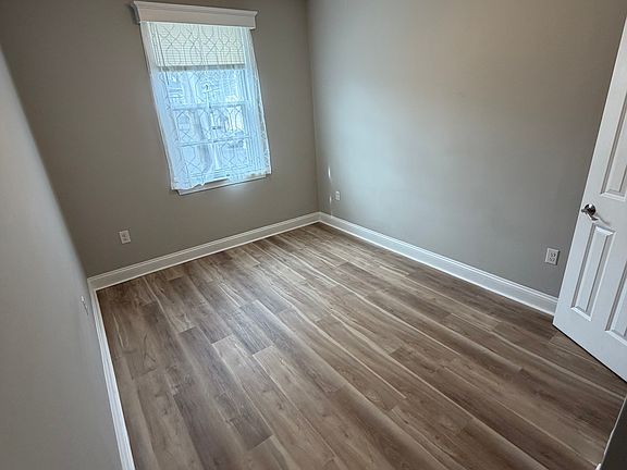 4th image of 126 N Braddock St #201