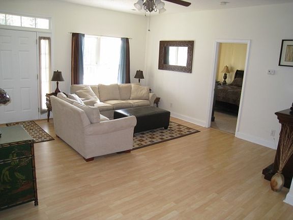 3rd image of 156 Cornerstone Dr