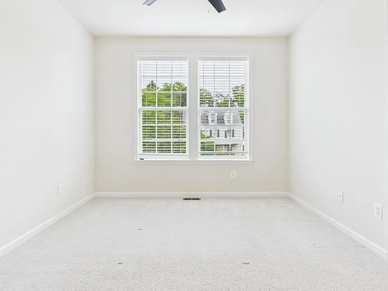 22 Chester Ct — Photo 43