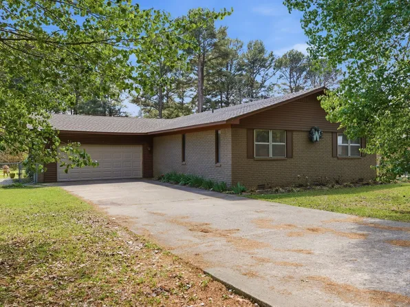 901 W Iowa St, Beebe, AR 72012