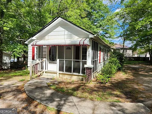 631 Davis Ave Photo 1