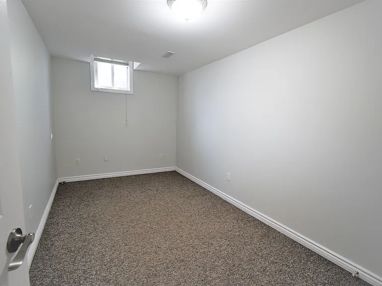 19 A College Cres #BASEMENT — Photo 22