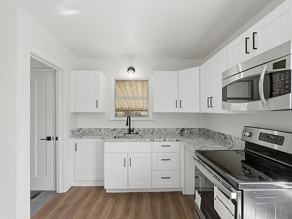 5th image of 3436 Porter Ave