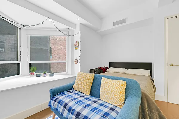 Rented by Oxford Property Group | media 12