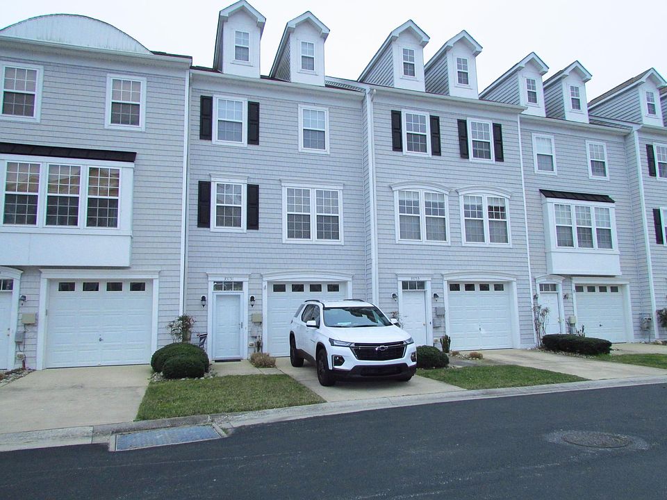 1st image of 35751 S Gloucester Cir