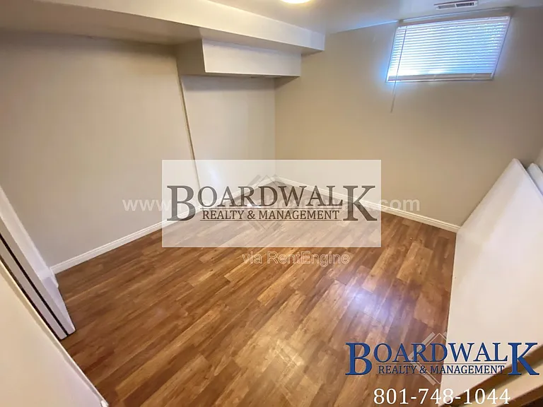 2527 E Valley View Ave #4 — Photo 9