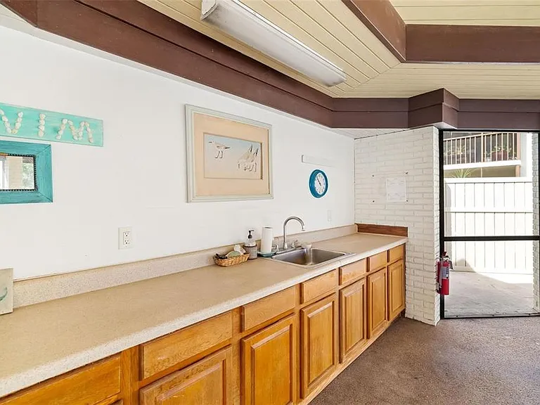 7201 Curtiss Ave #2D — Photo 41