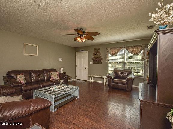 3rd image of 343 Lentz Ln