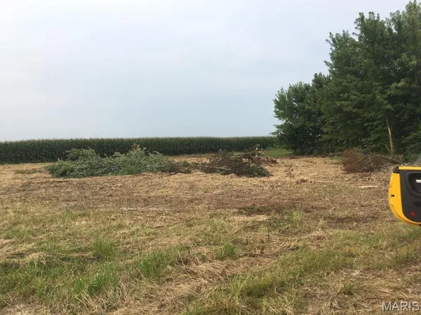 125 N 5th St, East Saint Louis, IL 62201