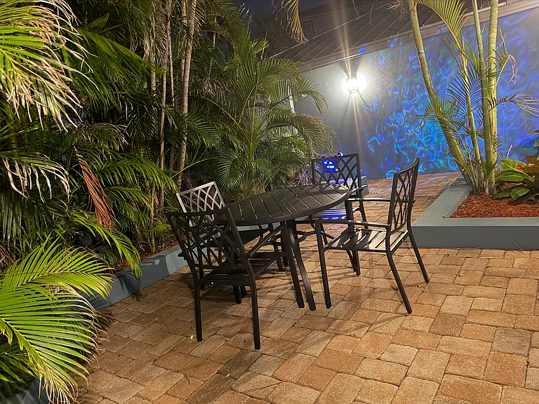 Boca Vista Courtyard
