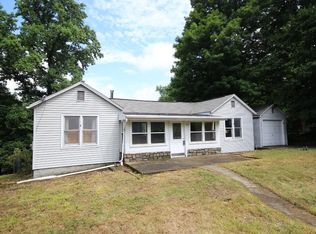 27 Rainbow Dr, Highland Mills, NY 10930