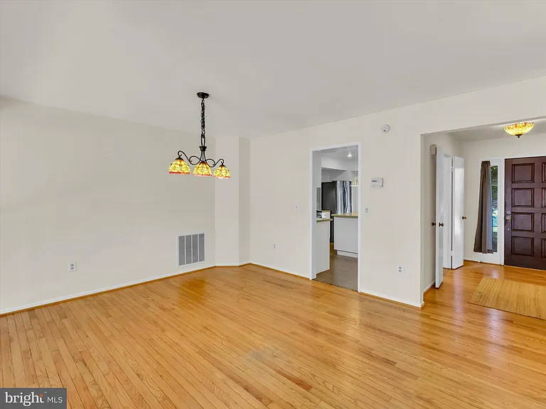 31 Valerian Ct — Photo 9