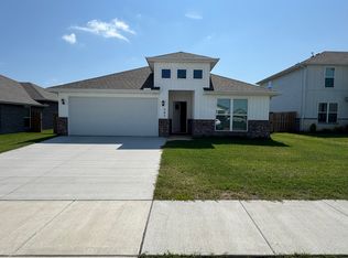 561 Stoneseed St, Centerton, AR 72719