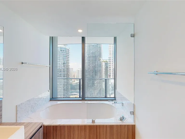 1000 Brickell Plz #3915 — Photo 7