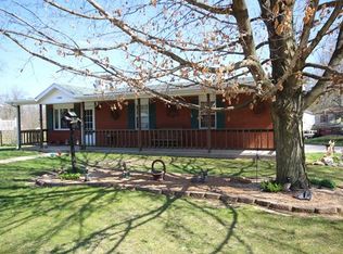 17594 Monaco Dr, Brighton, IL 62012
