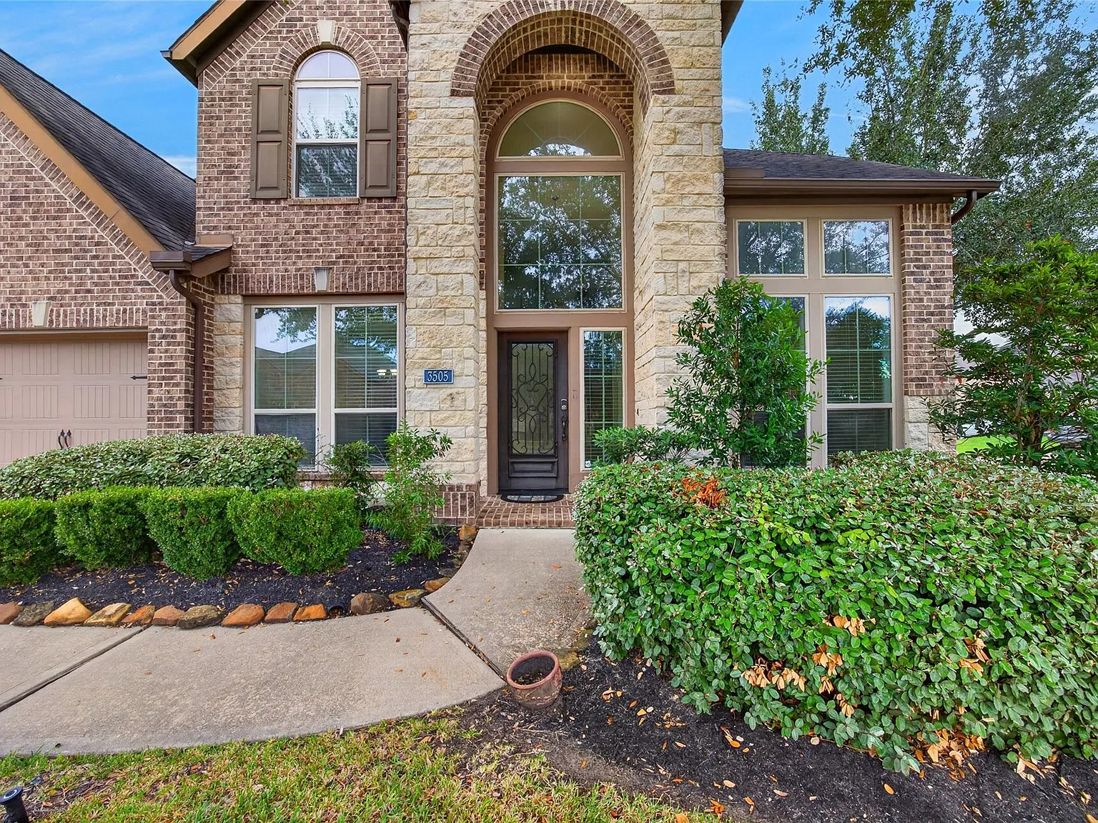 5 bed, 4.0 bath, 3480 sqft, $3,600 — Photo 4