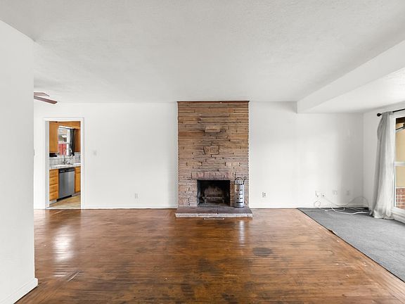3rd image of 2446 Helen Avenue