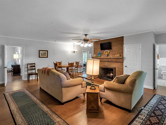 4th image of 14 Hancock Ln