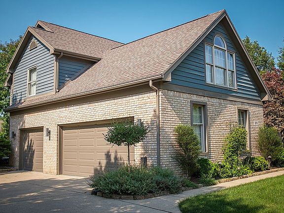 3rd image of 575 Primrose Ln