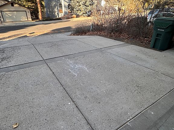 4th image of 514 N Pine Cliff Dr #B