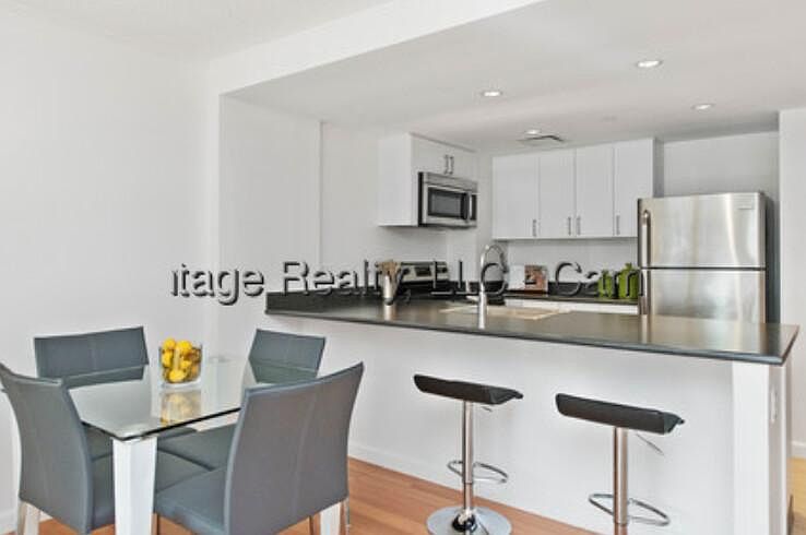 295 Harvard St #803J, Cambridge, MA 02139