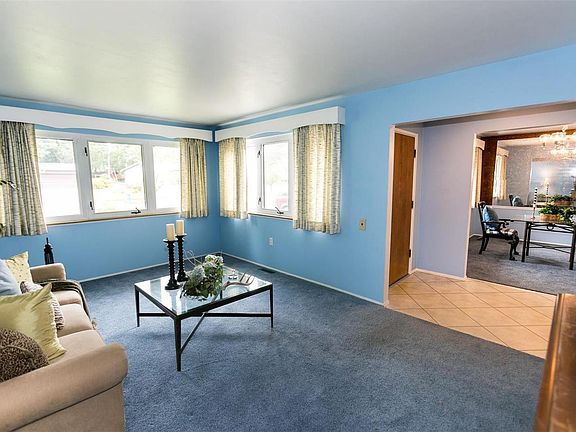 3rd image of 2960 N Waterford Dr