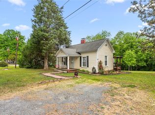 206 Village Ave, Randleman, NC 27317