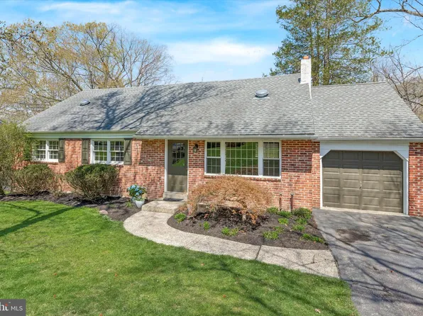 78 Skyline Dr, Norristown, PA 19403