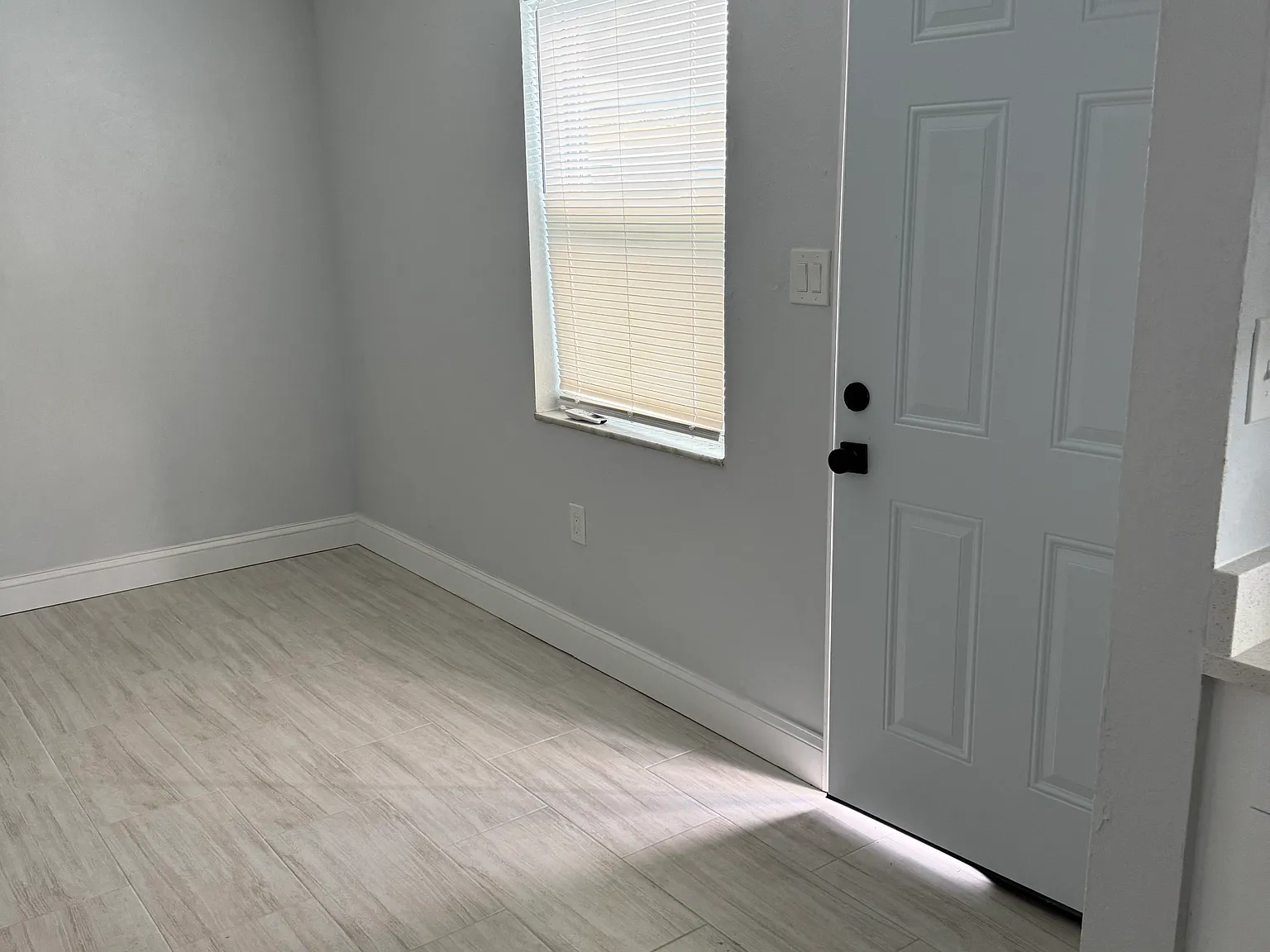 Palm Court Apartments — Photo 3