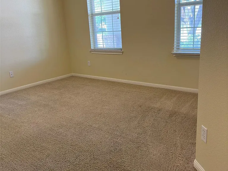 15008 Fernhill Dr — Photo 20