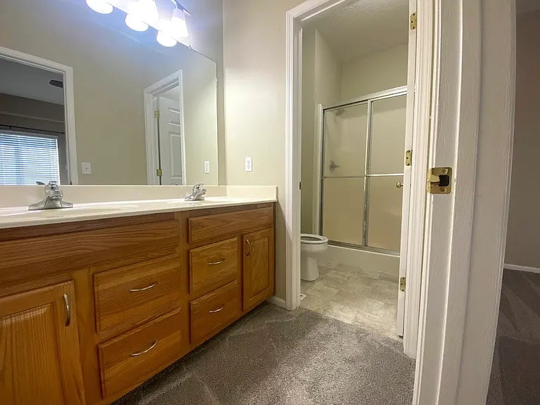 15418 Camden Ave — Photo 8