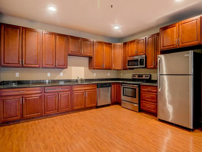 Building 6 Apartment style ( 2 bedroom with DEN and 3 bedroom)