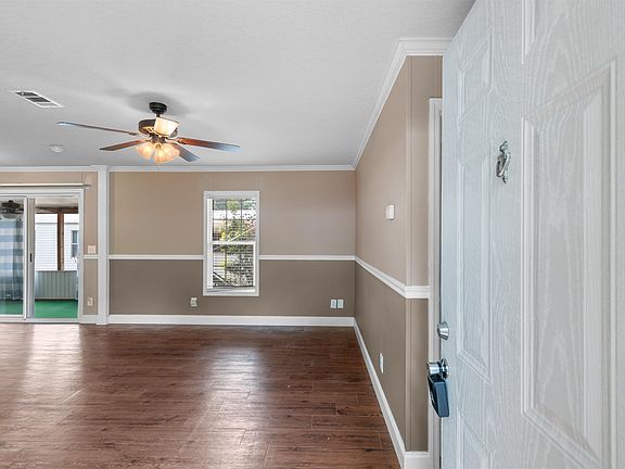 2nd image of 9 Topsail Ln.