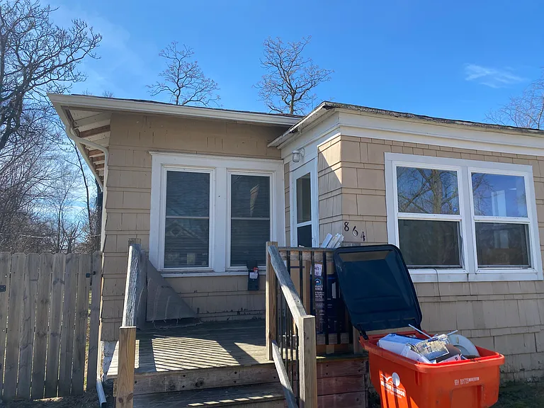 864 Highland Ave — Photo 3