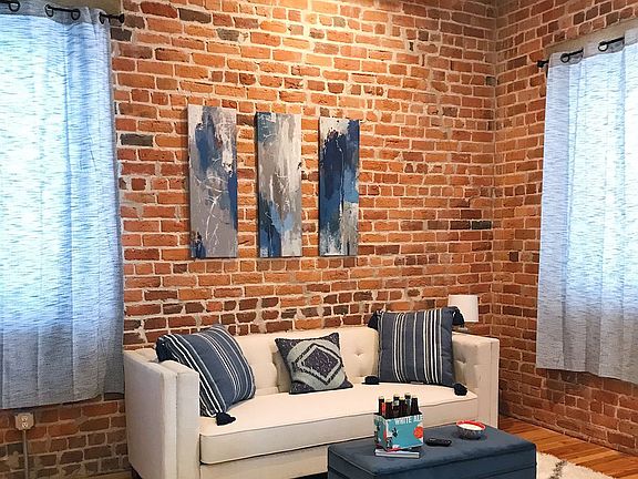5th image of 429 3rd St APT 304