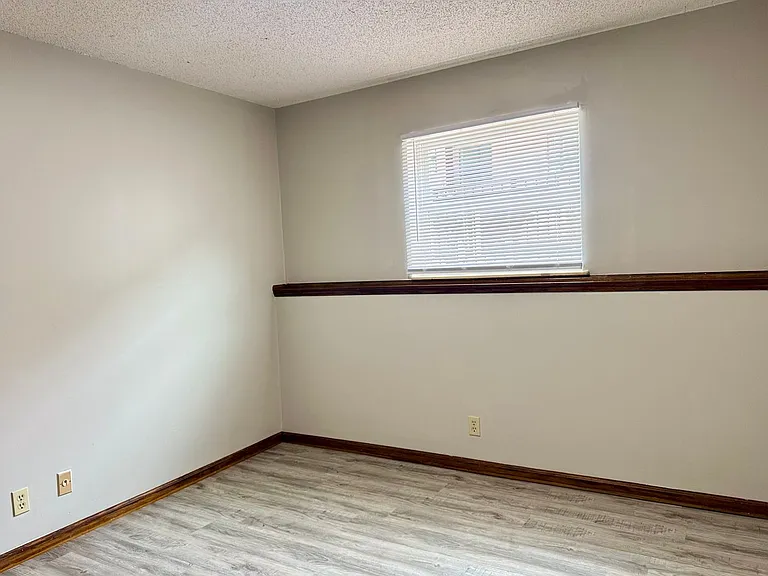 1214 Vattier St — Photo 35