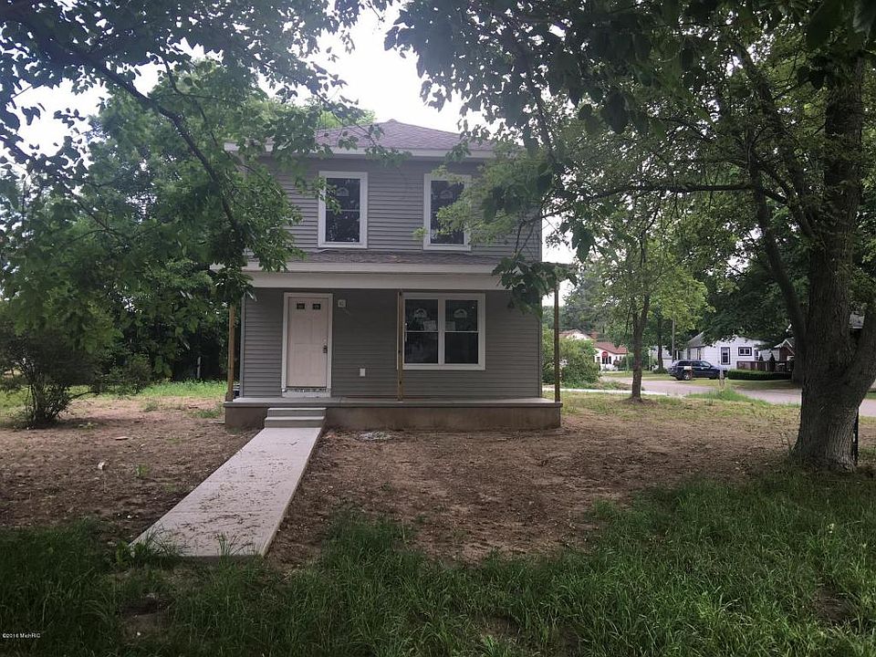 1st image of 253 6th St NE