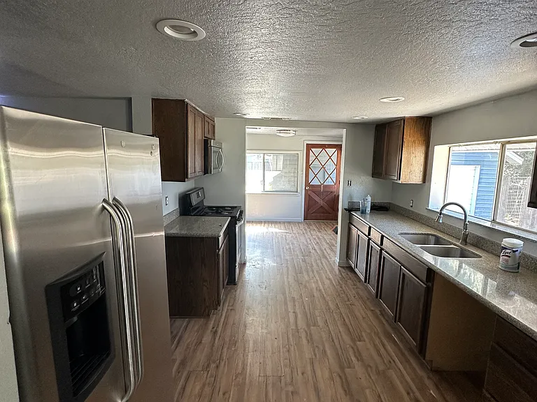 213 Park St — Photo 11