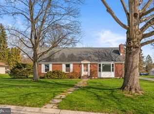 1601 Woodcrest Rd, Harrisburg, PA 17112